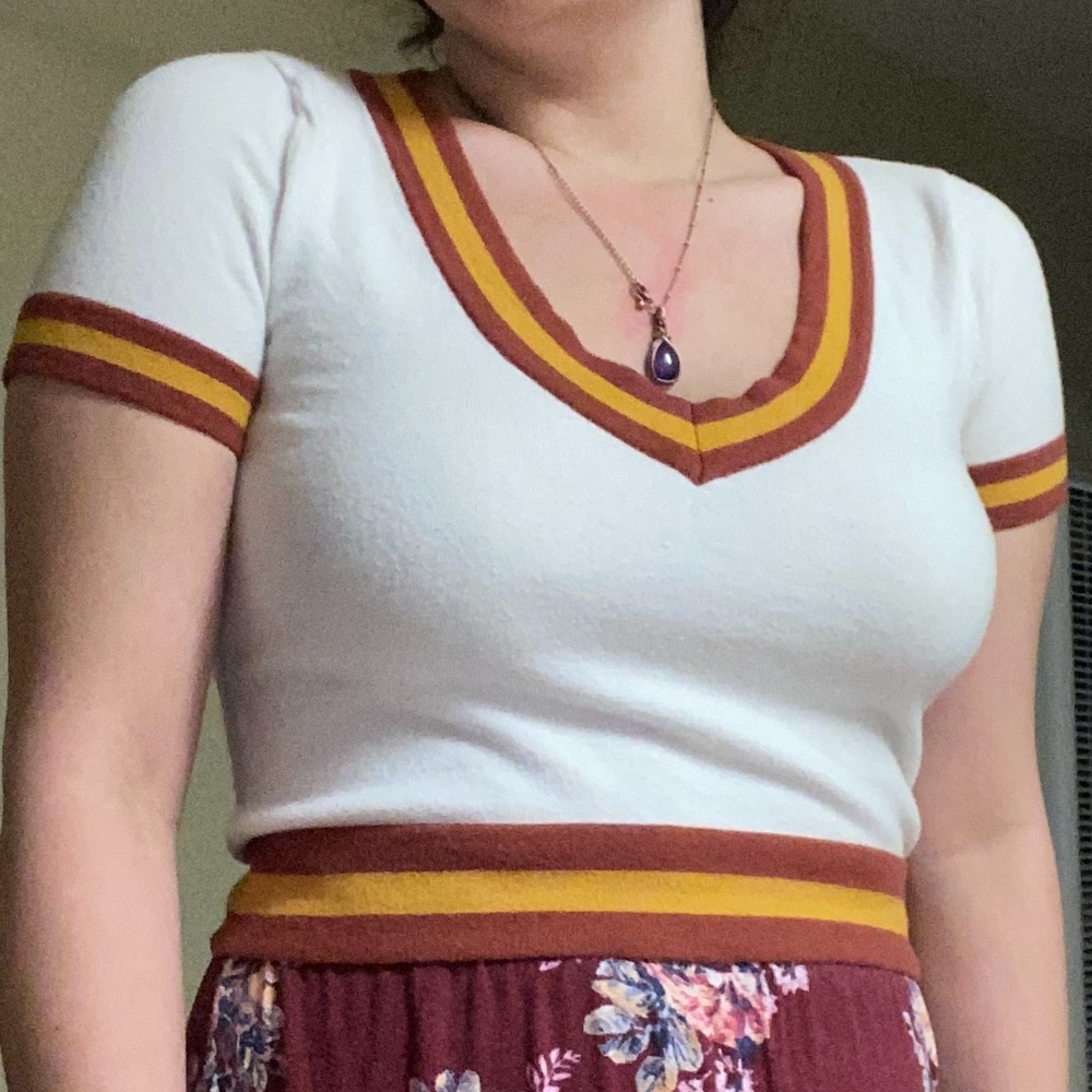 Forever 21 Sweater Vee Neck Crop Top